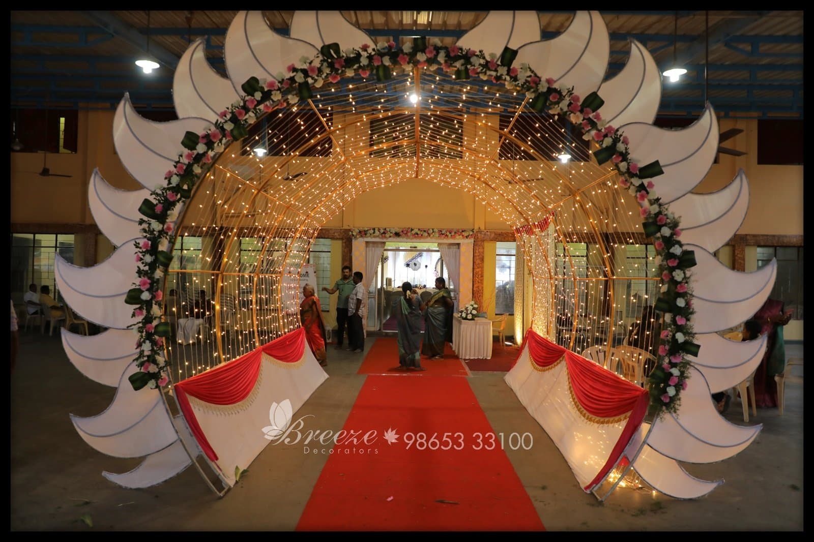 Elegant Wedding Decorations by Breeze Decorators at C M Kalyana Mandapam, Avarampalayam, Coimbatore - Original Full Size Photo 5