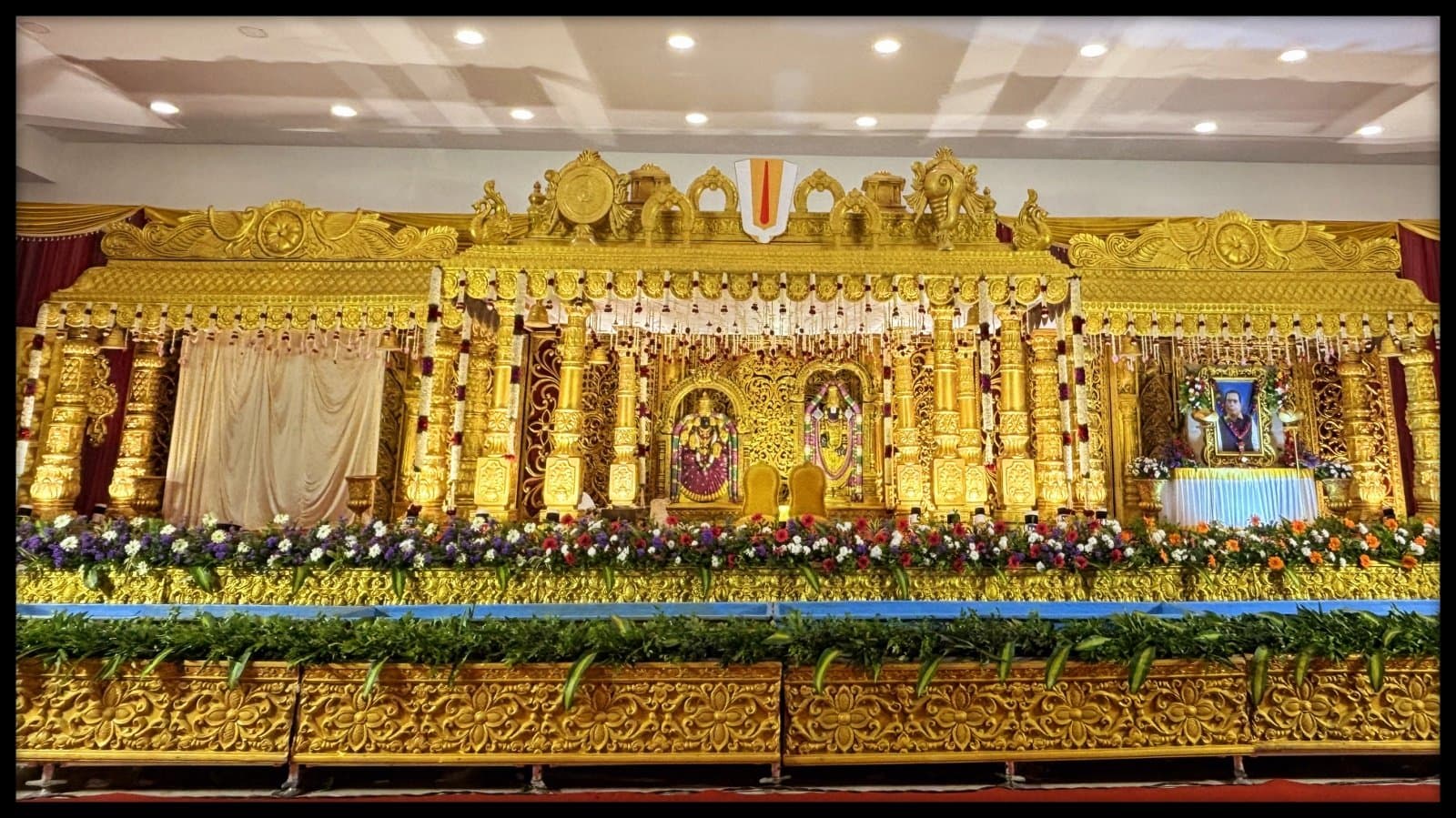 Stunning Wedding Decor at Sri Aishwarya Mahal, Namakkal by Breeze Decorators - Original Full Size Photo 6