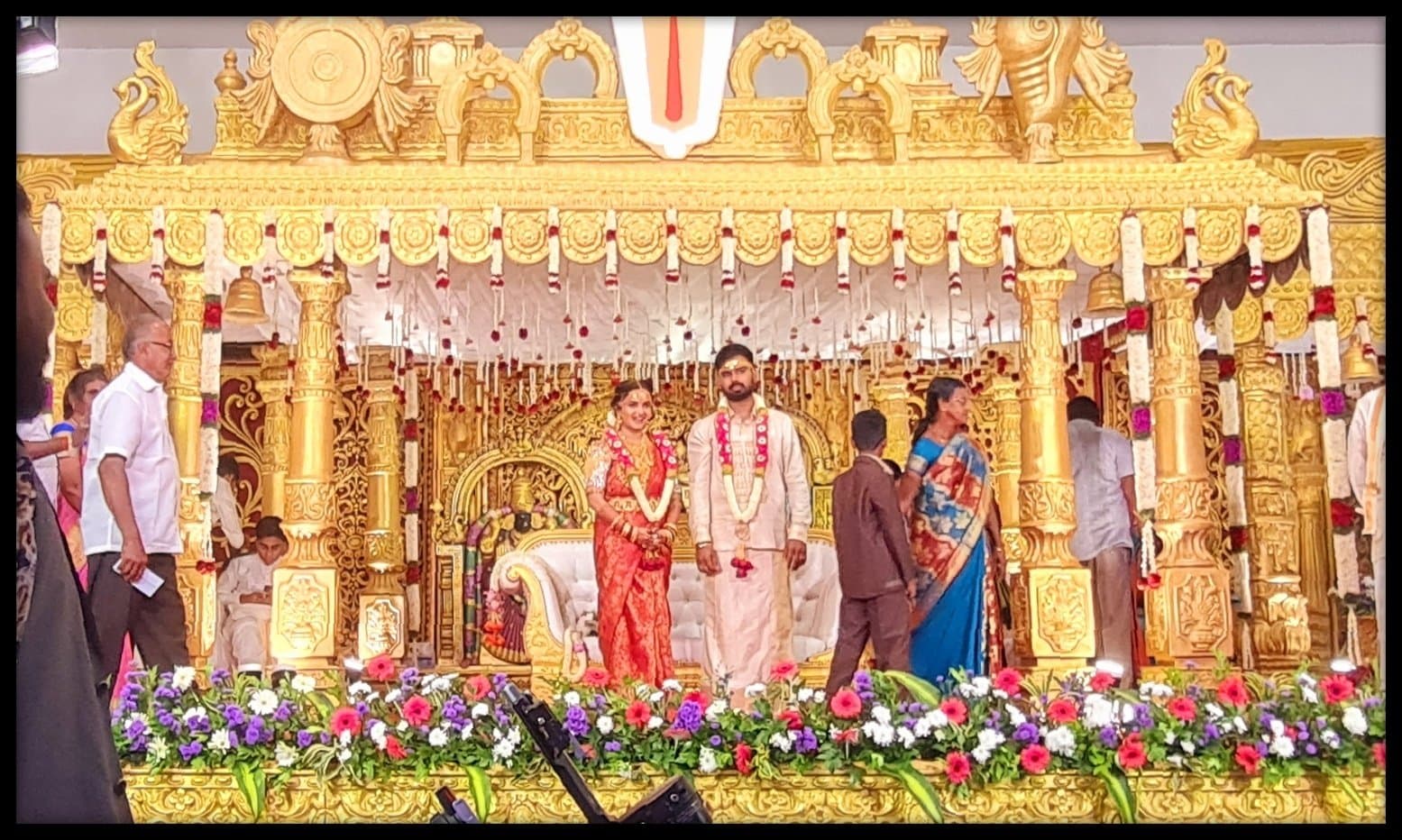 Stunning Wedding Decor at Sri Aishwarya Mahal, Namakkal by Breeze Decorators - Original Full Size Photo 7
