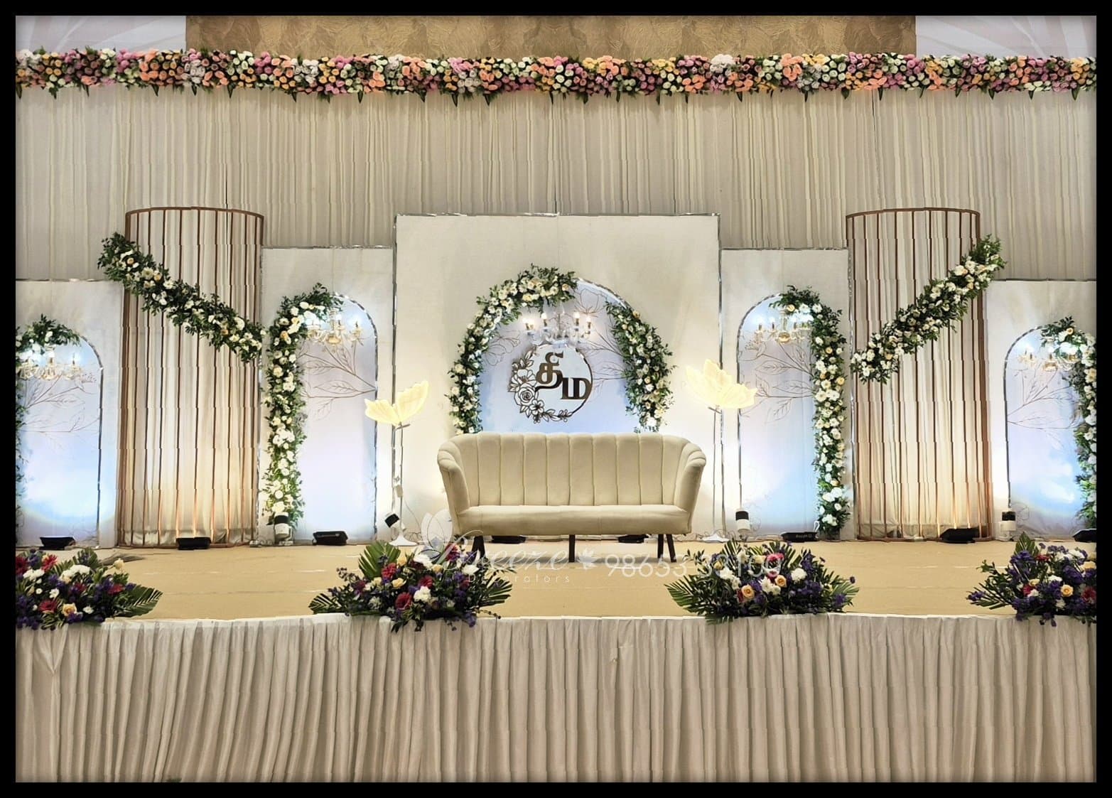 Dr. Divakar & Dr. Madhiyazhini Grand Wedding Stage Decor